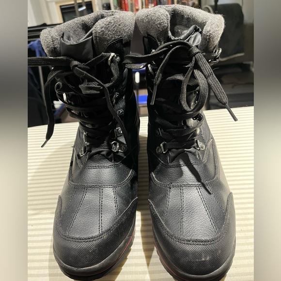 Women’s Cougar Winter Boots. Worn once! - Picture 2 of 3